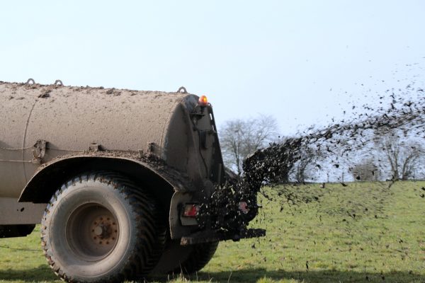 slurry tank, slurry, manure-1302559.jpg